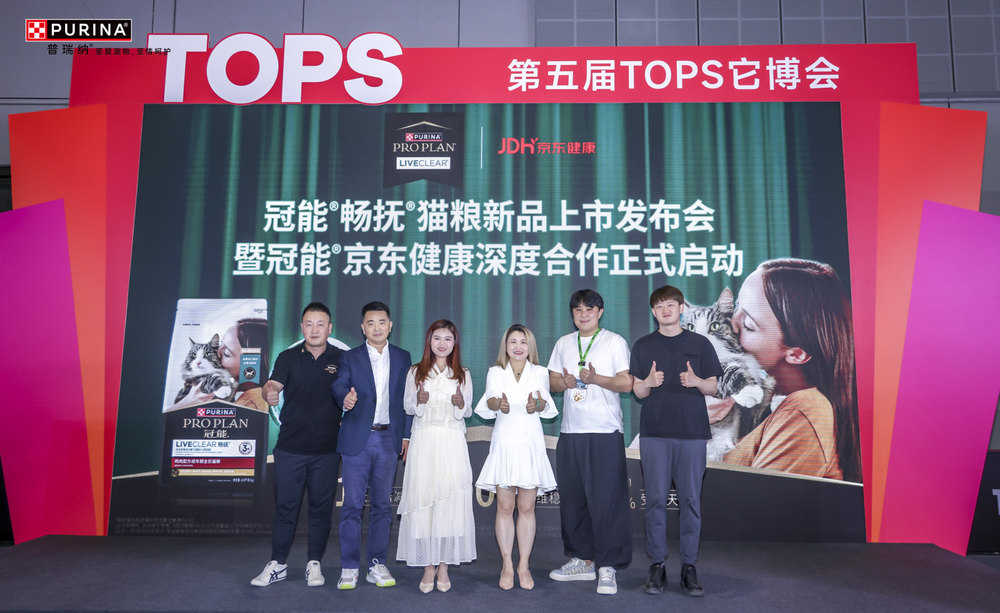 一群人站在台上

AI 生成的内容可能不正确。